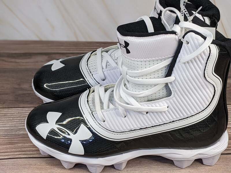 Under Armour Youth Highlight Cleats B/W