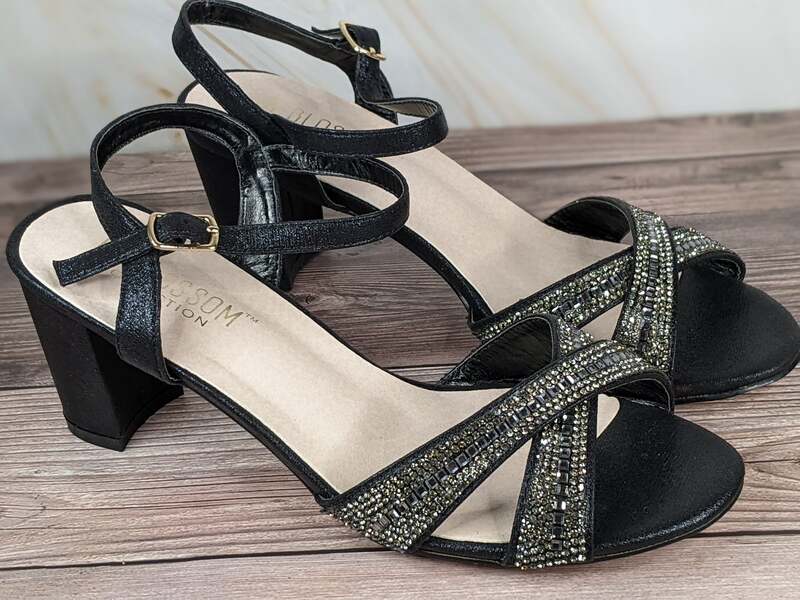 De Blossom Collection Black Heels Size 7