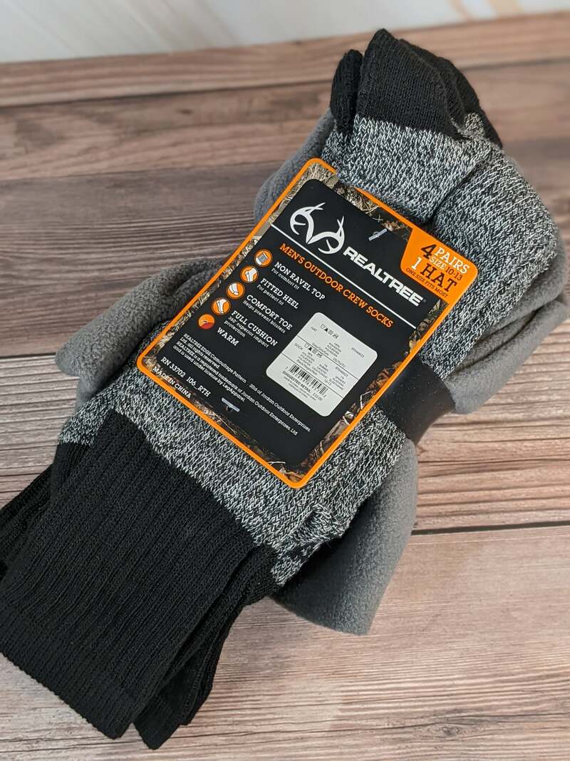 Realtree Men's Outdoor Crew Socks with Hat
