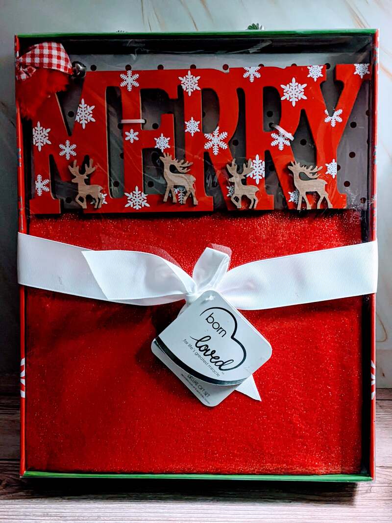 Merry Art and Baby Christmas Blanket Gift Set