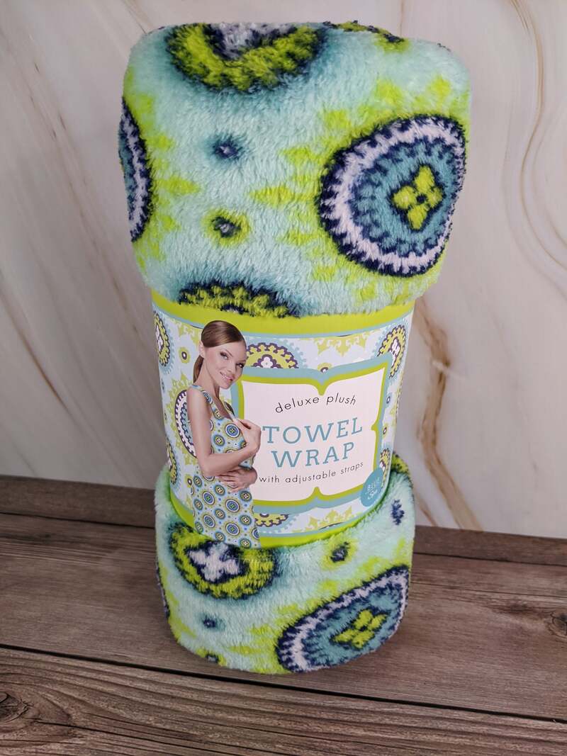 Plush Towel Wrap with Adjustable Straps