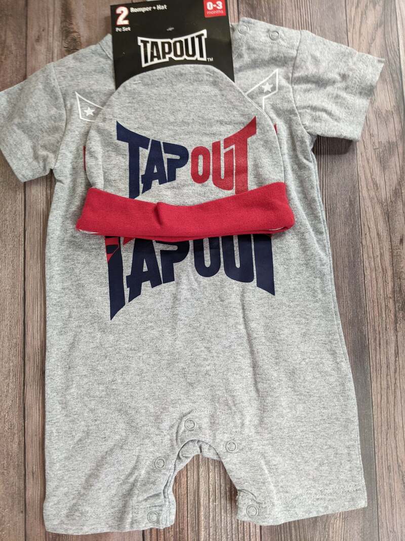 Tapout Baby Boys Romper and Hat Set 0-3 Months