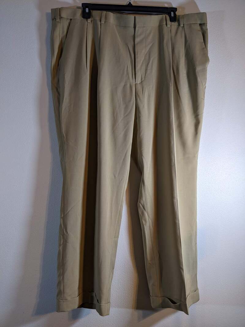 Van Heusen Men's 46 x 29 Khaki Pants